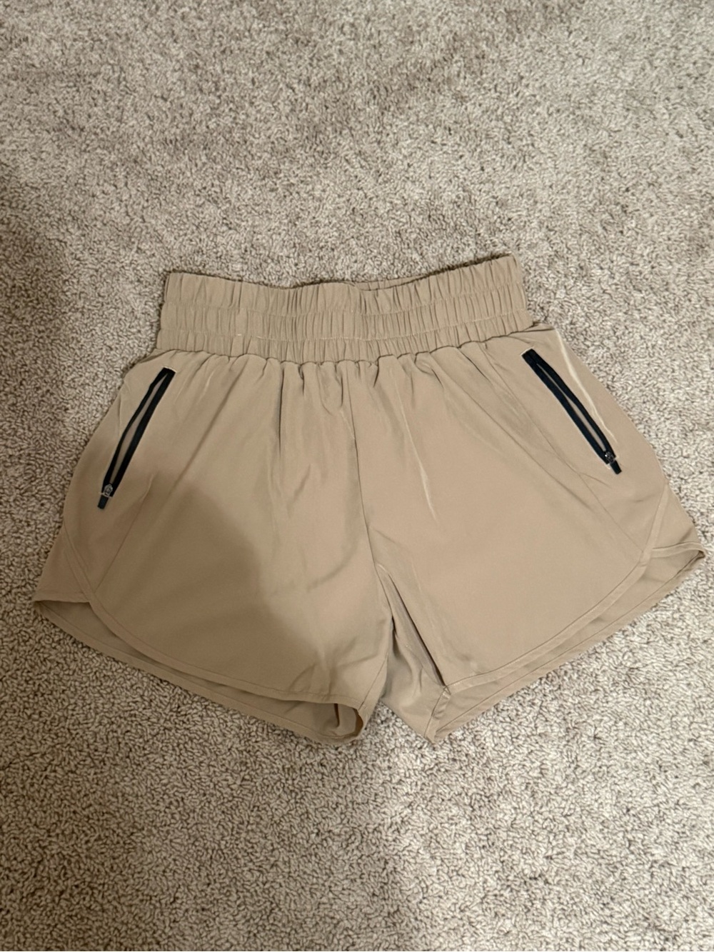 Women's High-Waist Active Shorts in Tan